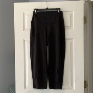 Patagonia Women's Black Maipo Rock Crops size medium